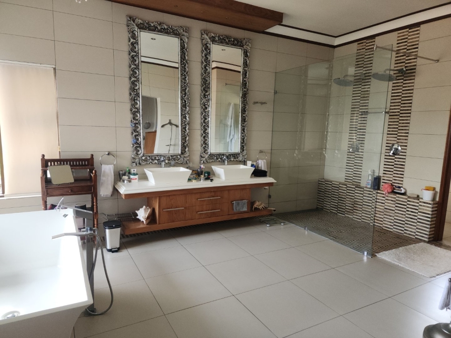6 Bedroom Property for Sale in Birdwood Estate North West